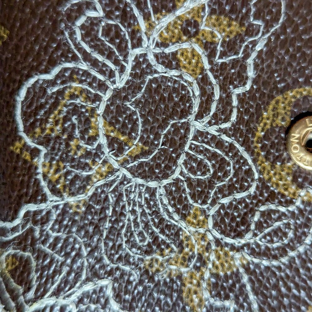 LOUIS VUITTON Ltd Edt. Dentelle Sarah Long Wallet - Picture 12 of 14